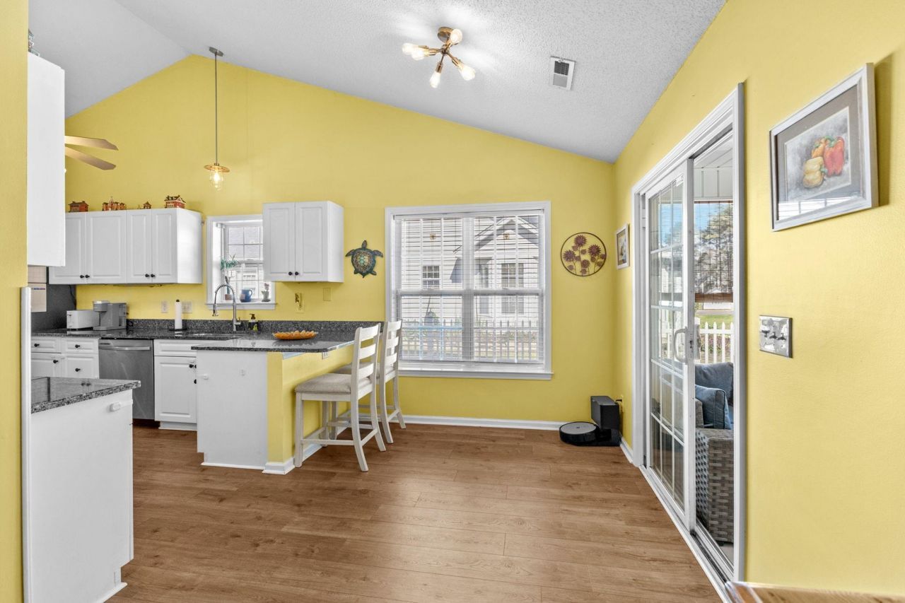 916 Dunrobin Ln. Photo 20