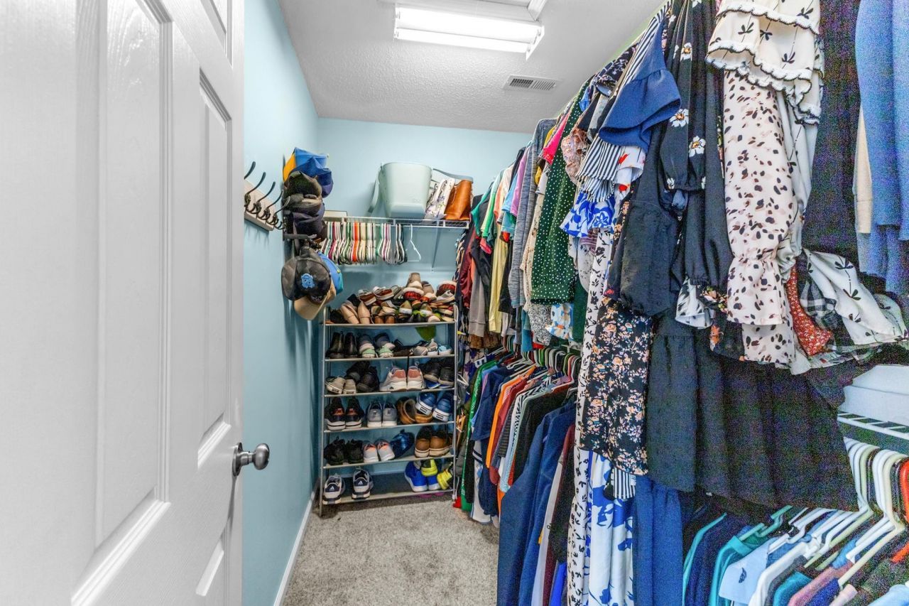 916 Dunrobin Ln. Photo 24