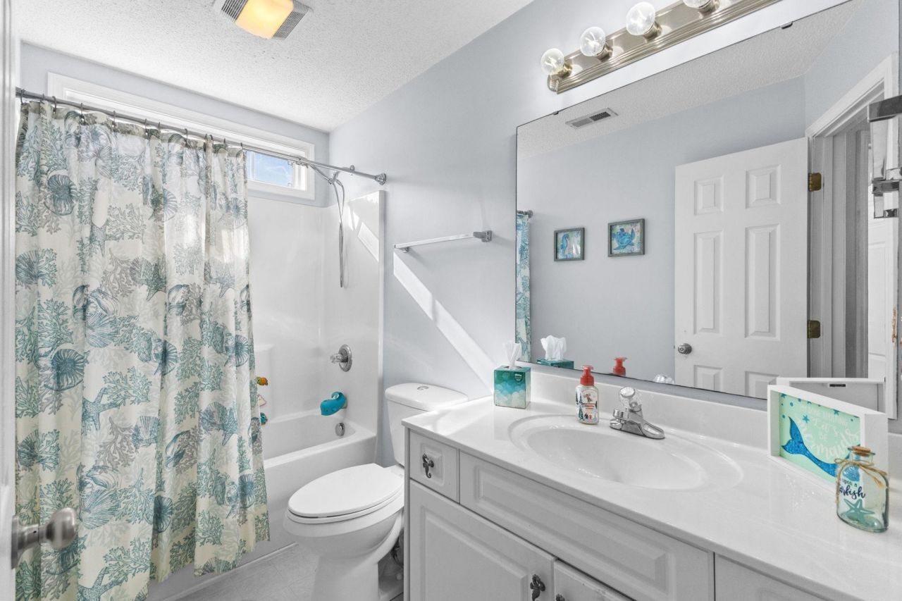 916 Dunrobin Ln. Photo 26