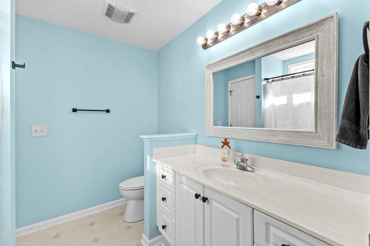 916 Dunrobin Ln. Photo 27