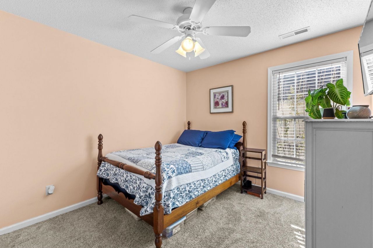 916 Dunrobin Ln. Photo 29