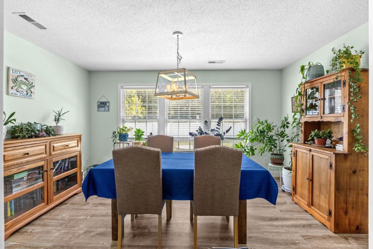 916 Dunrobin Ln. Photo 30