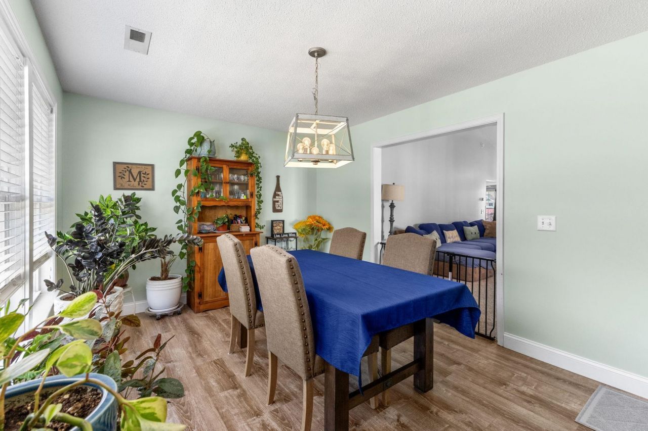 916 Dunrobin Ln. Photo 31