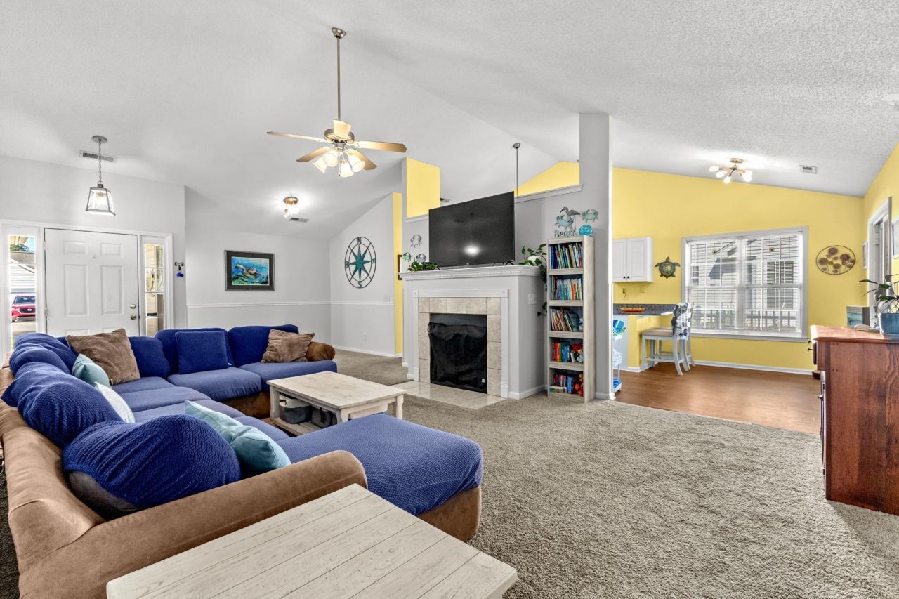 916 Dunrobin Ln. Photo 9