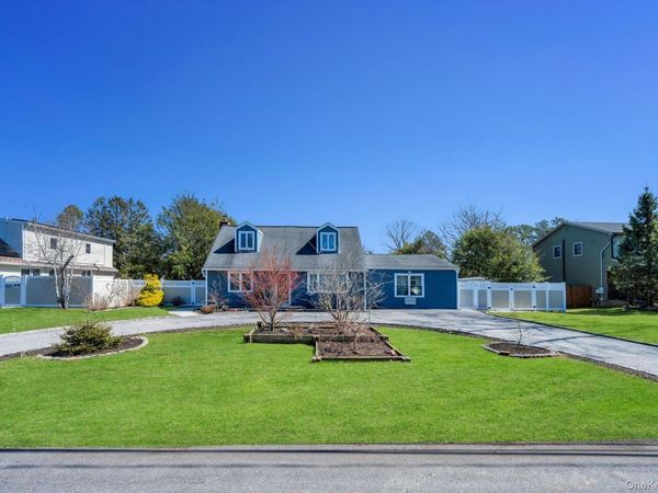 1659 Lincoln Avenue, Bohemia, NY 11716