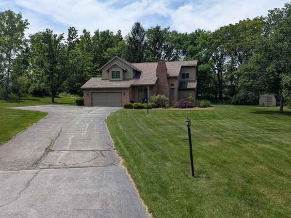 158 York Circle, Valparaiso, IN 46385