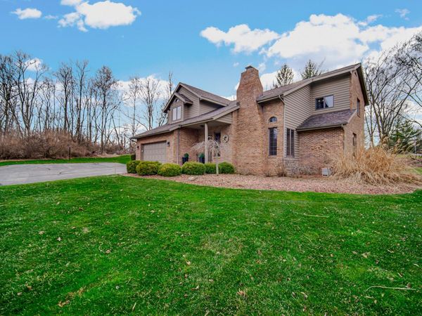 158 York Circle, Valparaiso, IN 46385