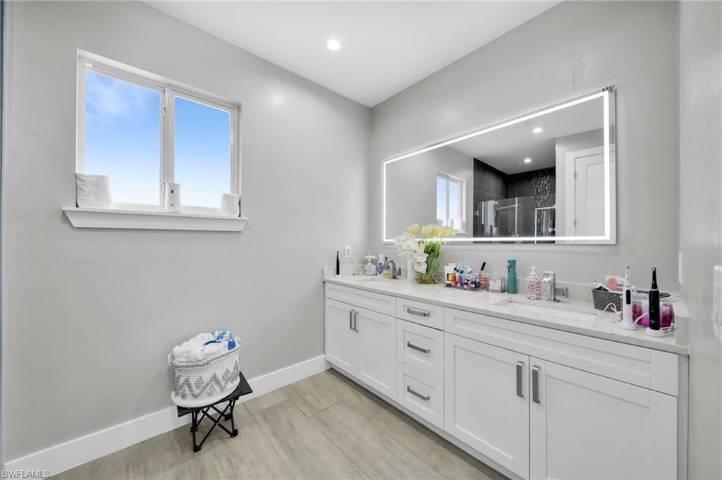 935 Beverly St E, Lehigh Acres, FL 33974 Photo