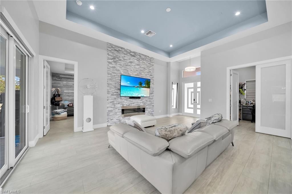 935 Beverly St E, Lehigh Acres, FL 33974 Photo