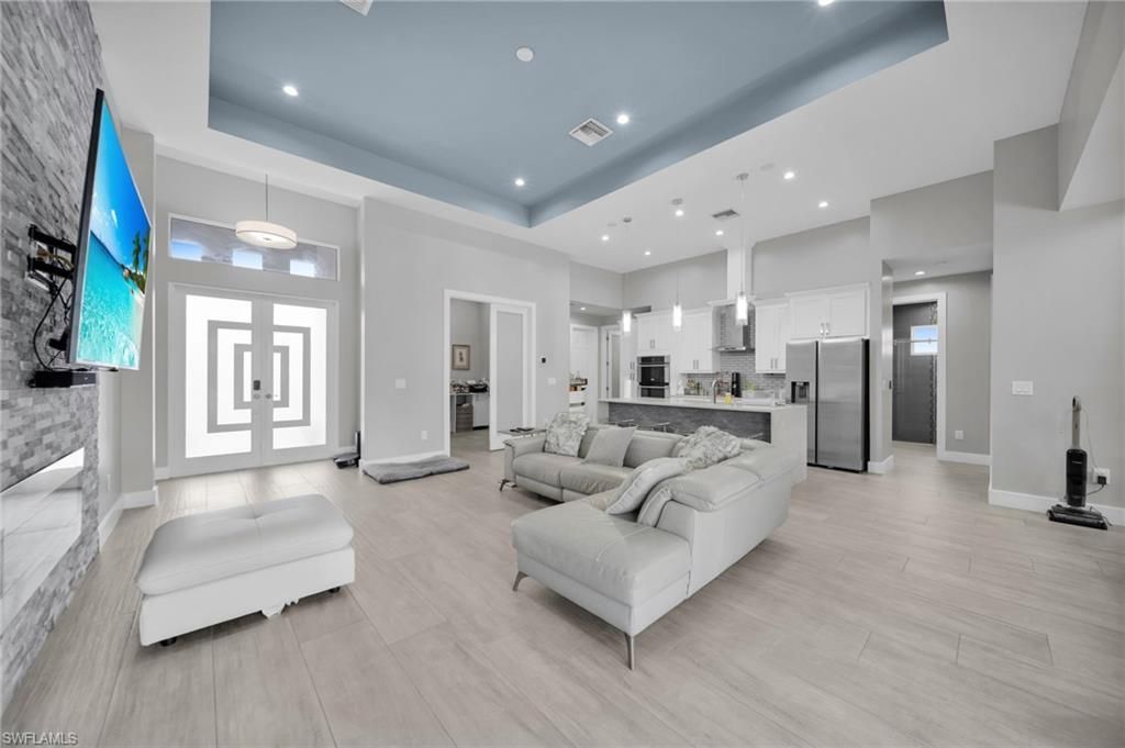 935 Beverly St E, Lehigh Acres, FL 33974 Photo