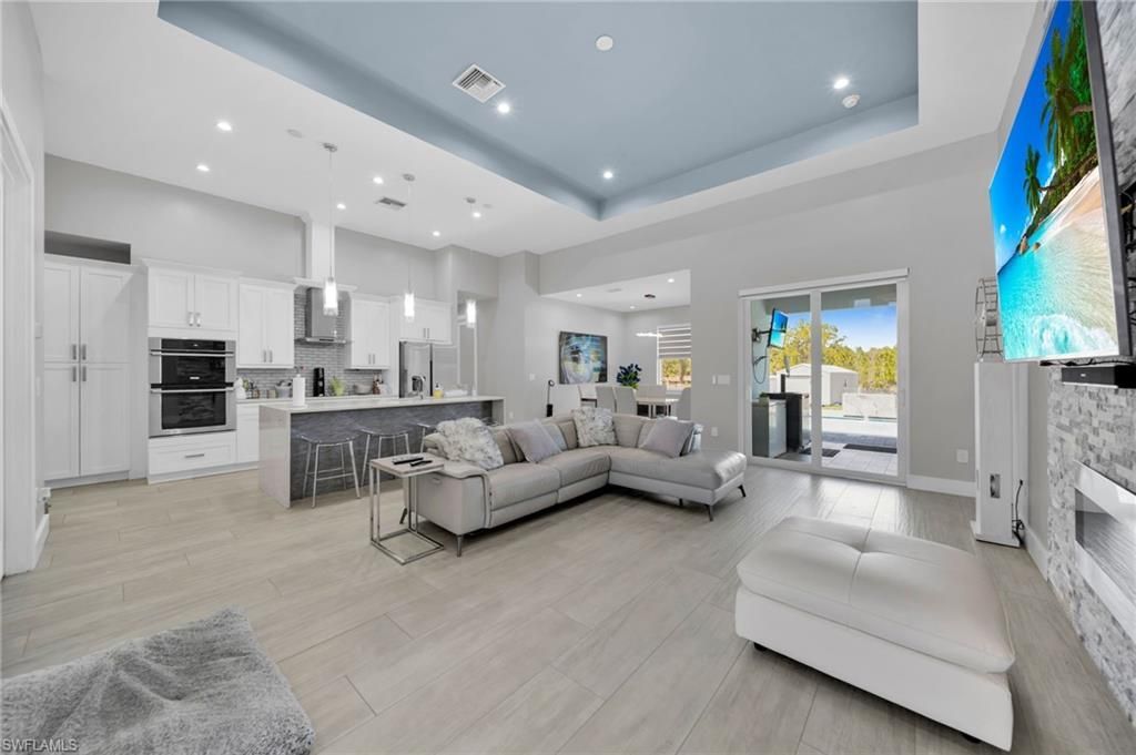 935 Beverly St E, Lehigh Acres, FL 33974 Photo