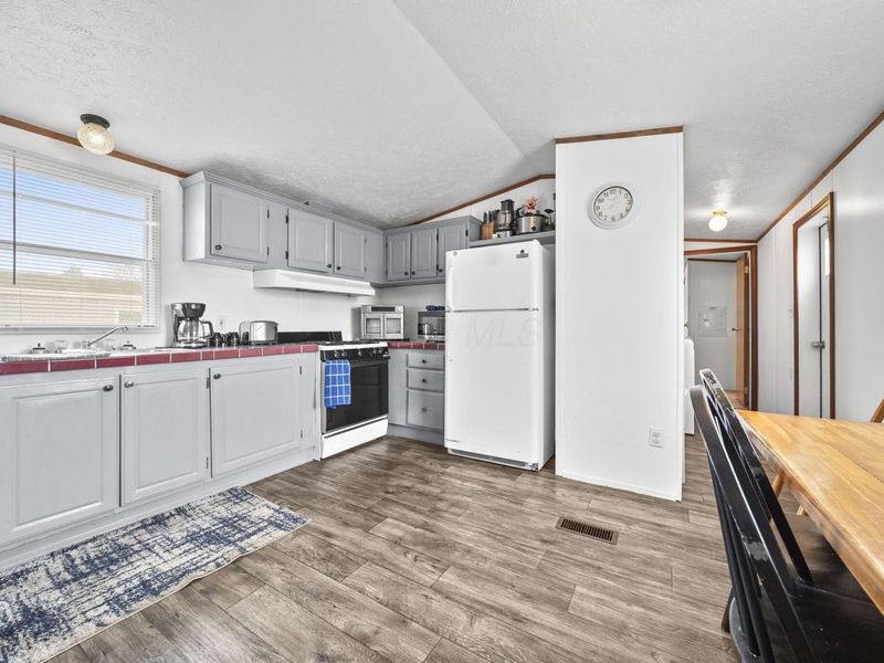 170 Spruce Ridge Drive , Ashville, OH 43103 Photo 16