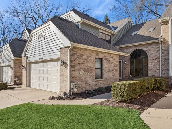 11466 Ashley Woods Drive, Westchester, IL 60154