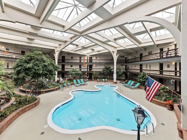 5200 S Tuckaway BOULEVARD S, Unit 111, Greenfield, WI 53221