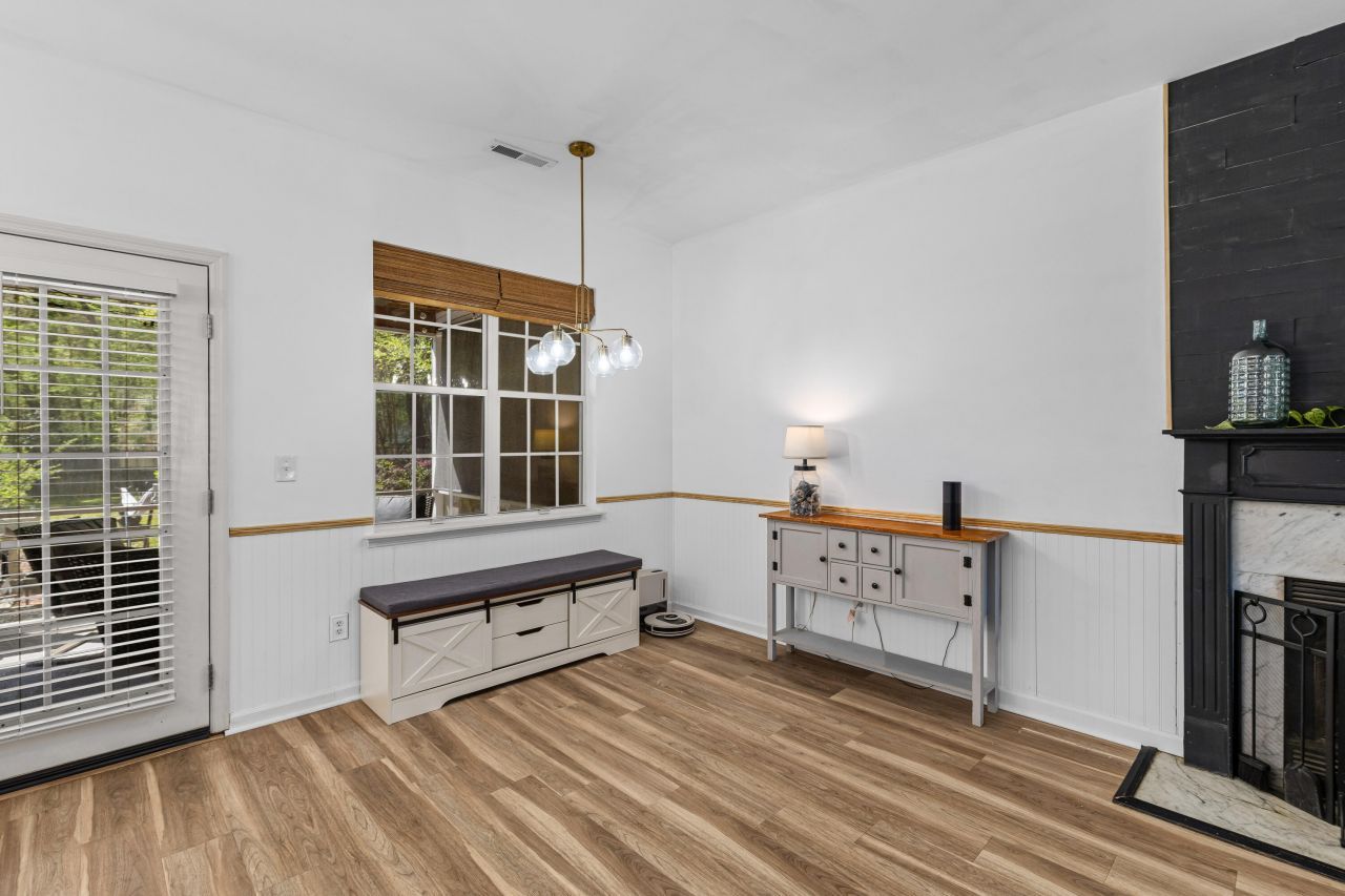 800 Essex Drive Photo 10