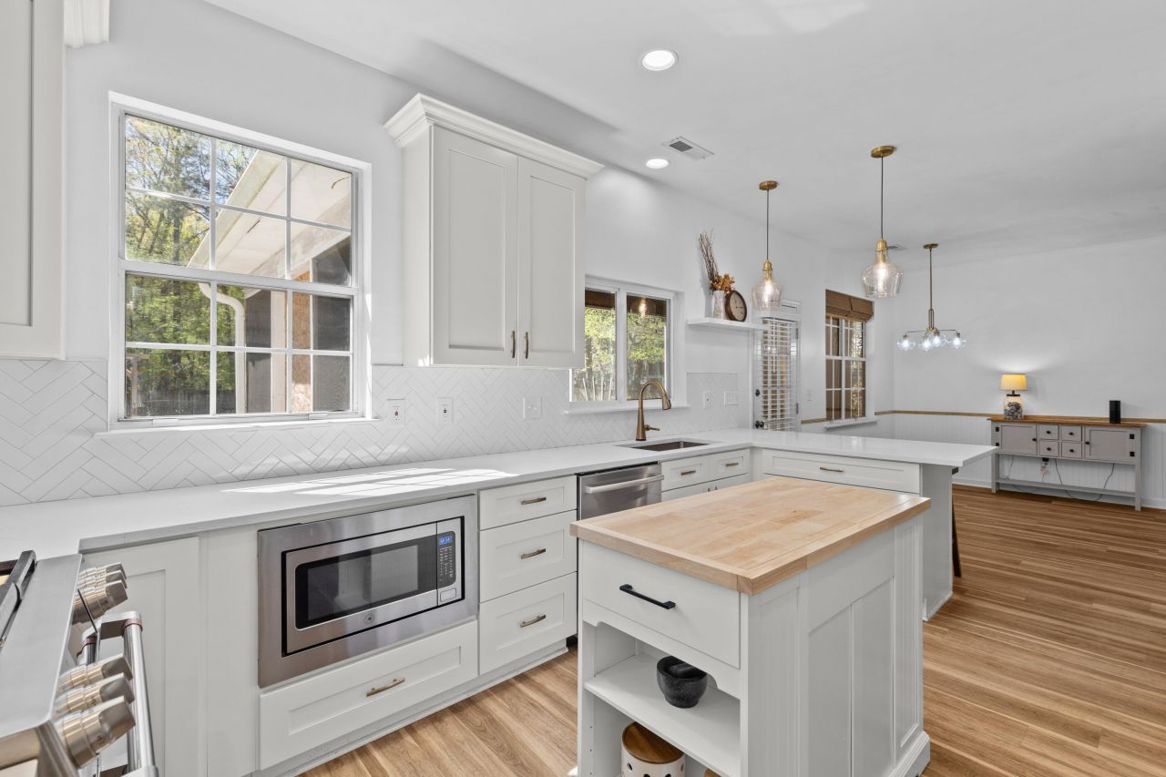 800 Essex Drive Photo 14