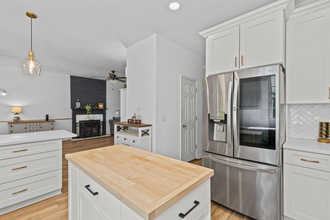 800 Essex Drive Photo 15