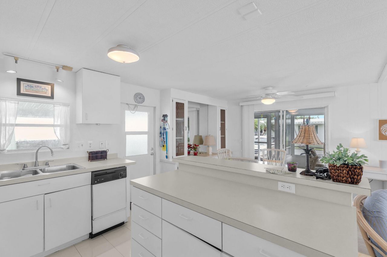 812 S Silver Circle, Key Largo, FL 33037 Photo