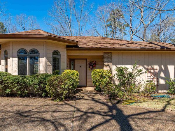 36 ENCANTADO Way, Hot Springs Village, AR 71909