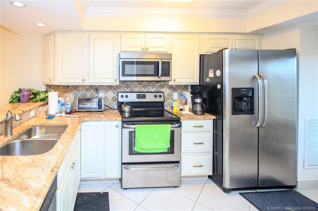 4680 NE Sandpebble Trace, Unit 303, Stuart, FL 34996 Photo