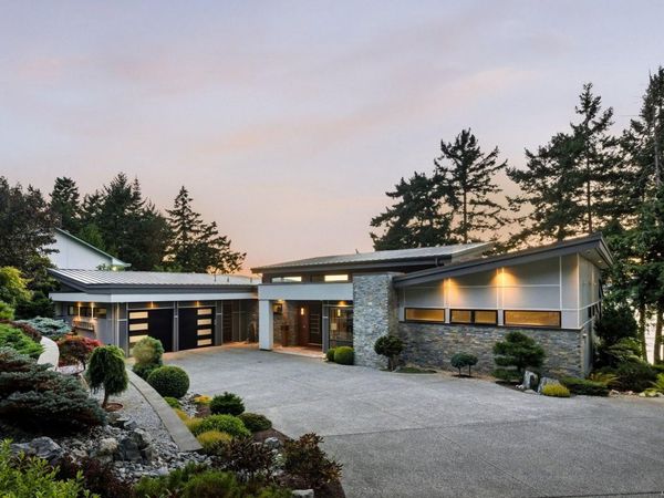 568 Lands End Rd , North Saanich, BC V8L 5K9
