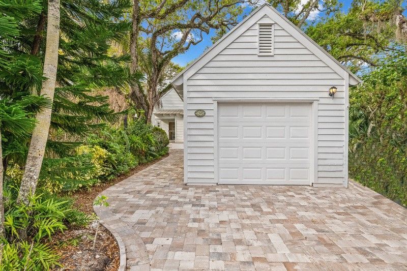 1395 Ivy Court, Unit 201, Vero Beach, FL 32963 Photo