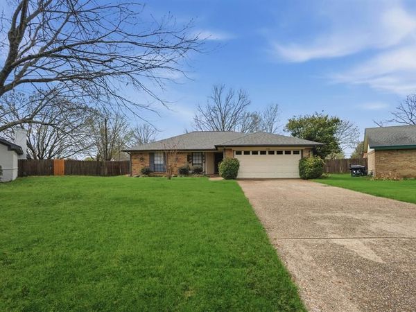 1110 Hemphill Court, Cleburne, TX 76033