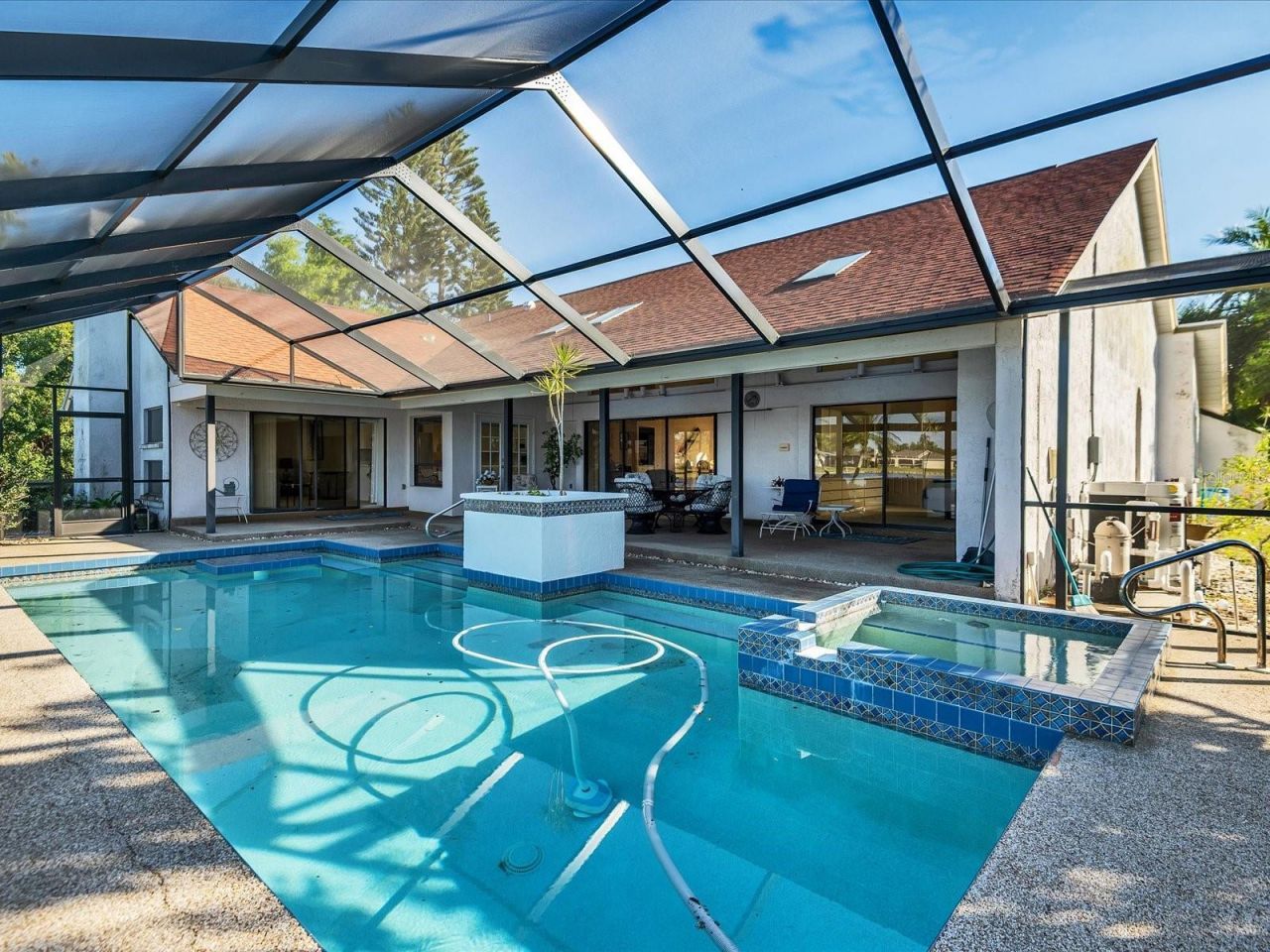 6821 Country Lakes Circle, Sarasota, FL 34243 Photo