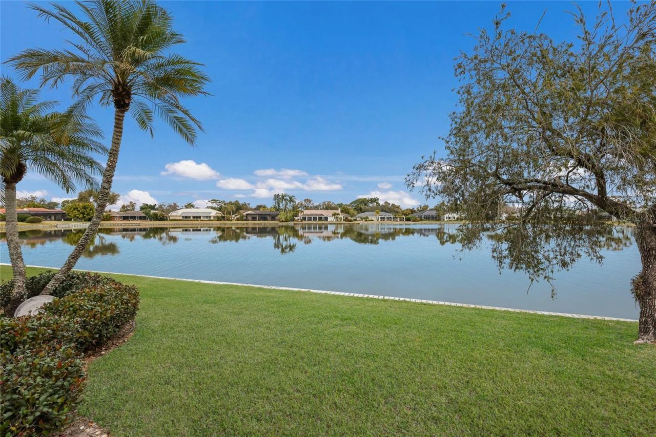 6821 Country Lakes Circle, Sarasota, FL 34243 Photo