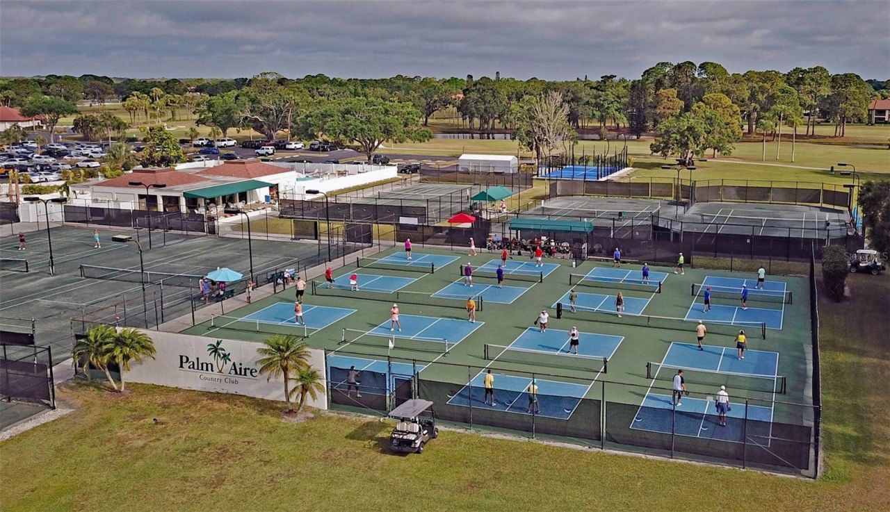 6821 Country Lakes Circle, Sarasota, FL 34243 Photo