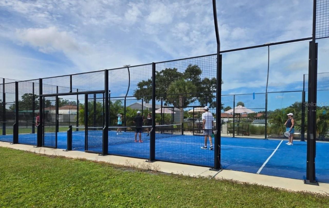 6821 Country Lakes Circle, Sarasota, FL 34243 Photo