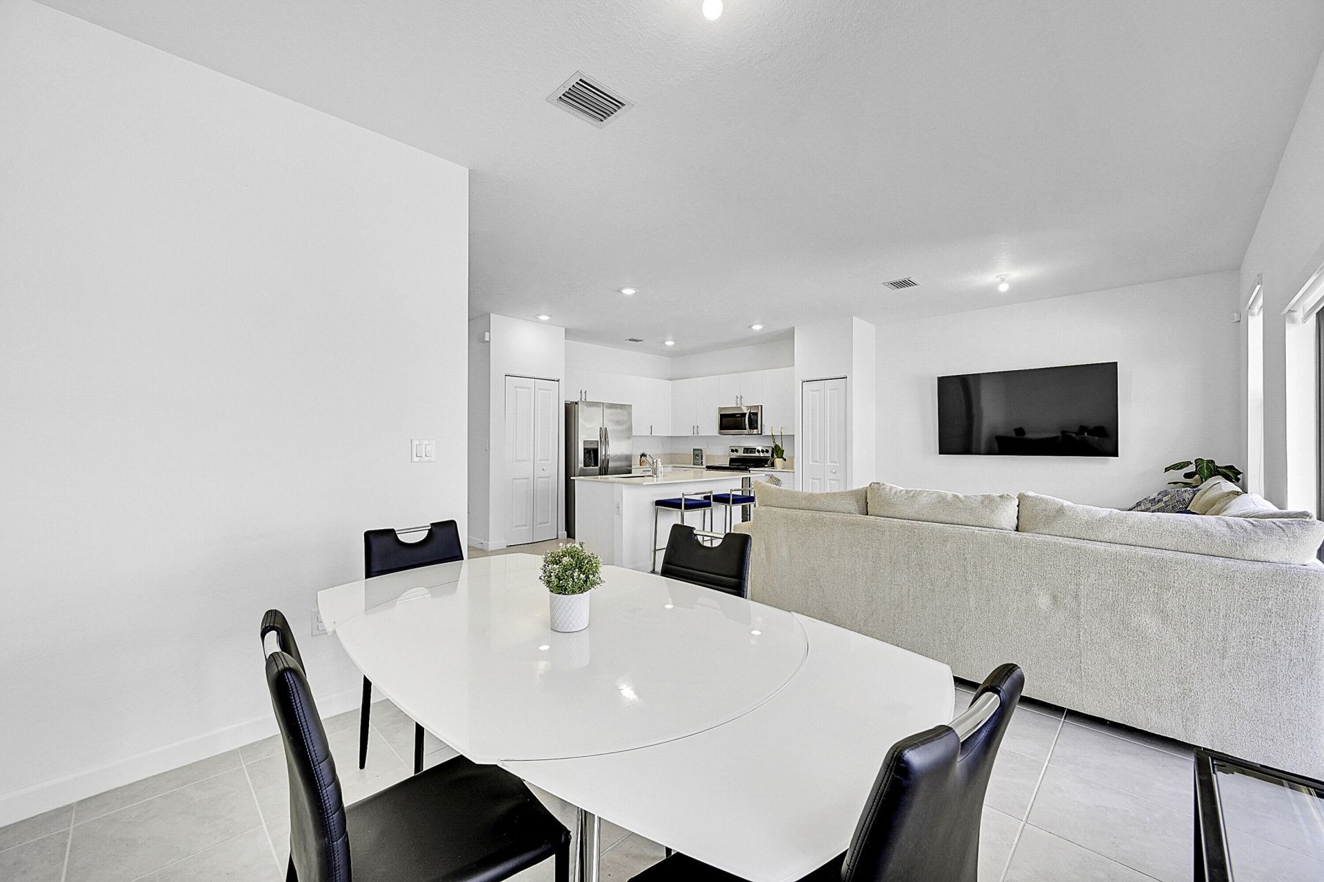 20357 NW 4th Path, Miami Gardens, FL 33169 Photo