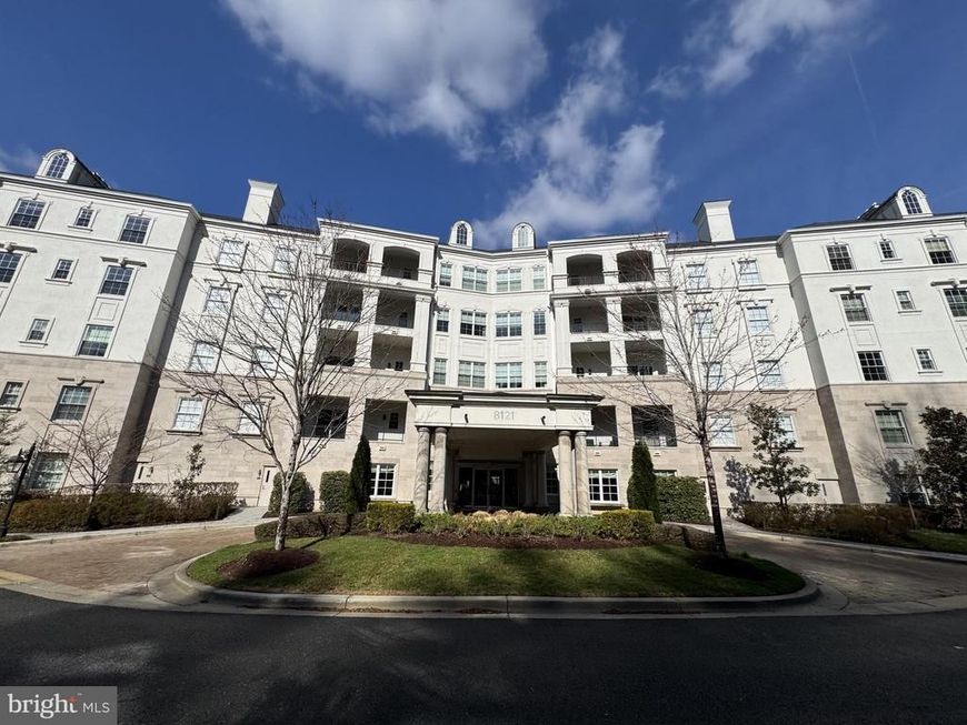 8121 River Road, Unit 424, Bethesda, MD 20817 Main Photo