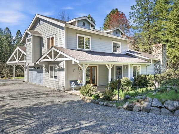 916 Ferry Road, Grants Pass, OR 97526