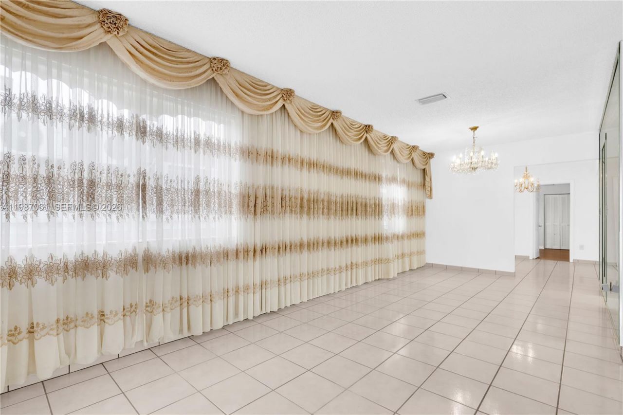 733 W 32 Street , Hialeah, FL 33012 Photo