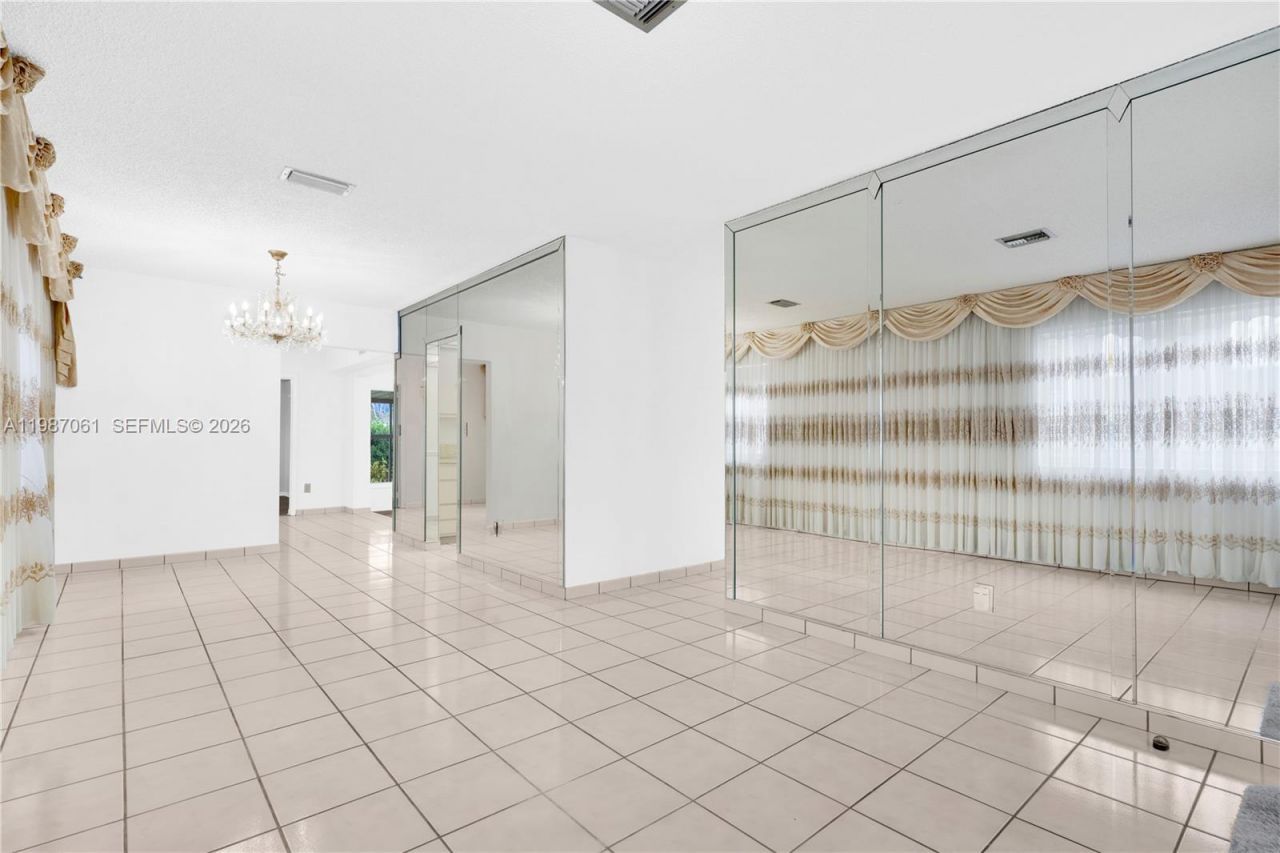 733 W 32 Street , Hialeah, FL 33012 Photo