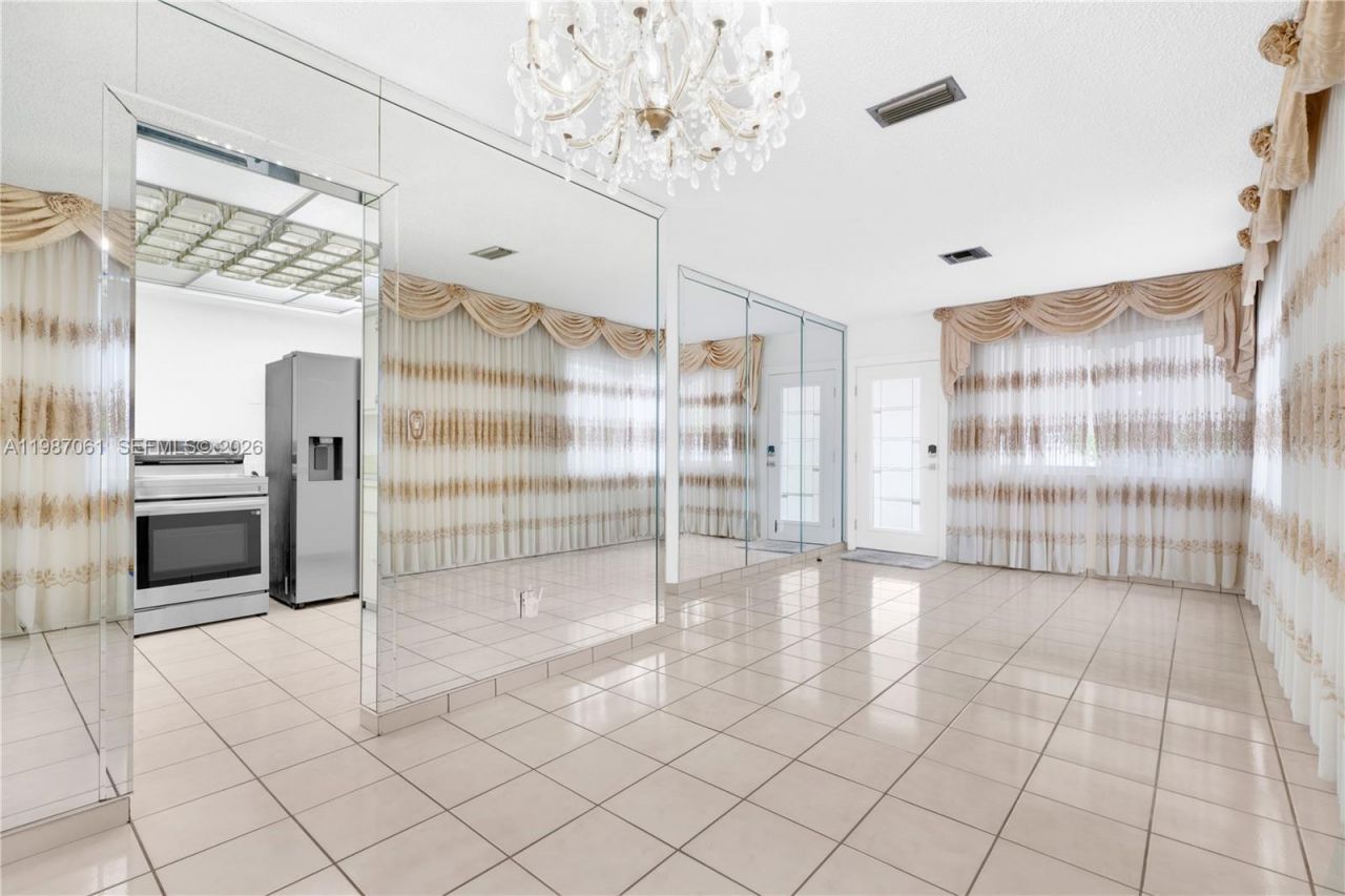 733 W 32 Street , Hialeah, FL 33012 Photo