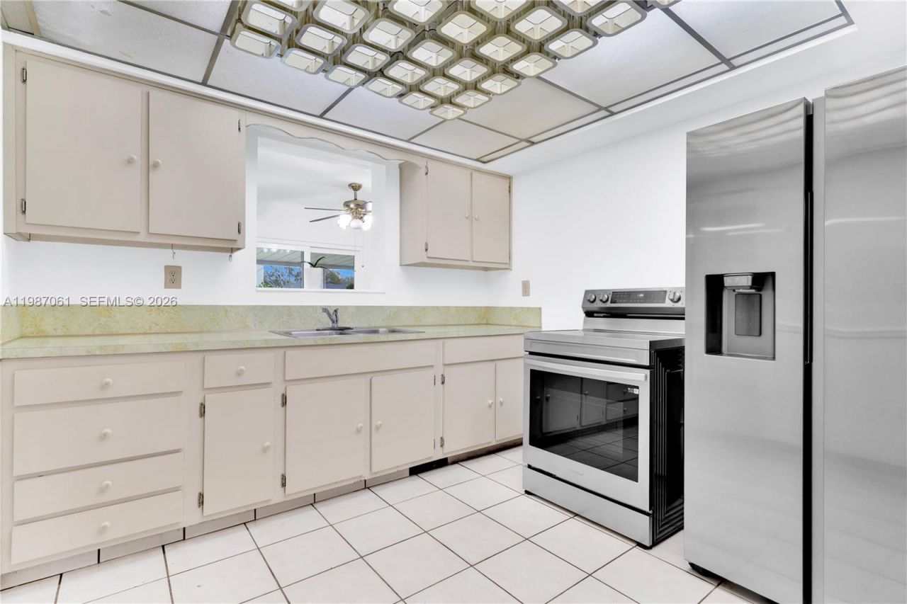 733 W 32 Street , Hialeah, FL 33012 Photo