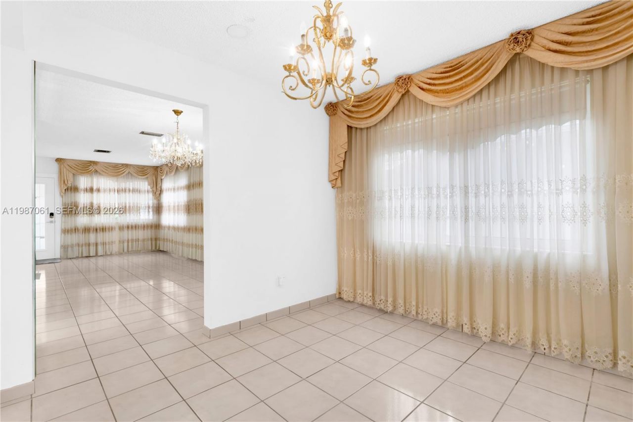 733 W 32 Street , Hialeah, FL 33012 Photo