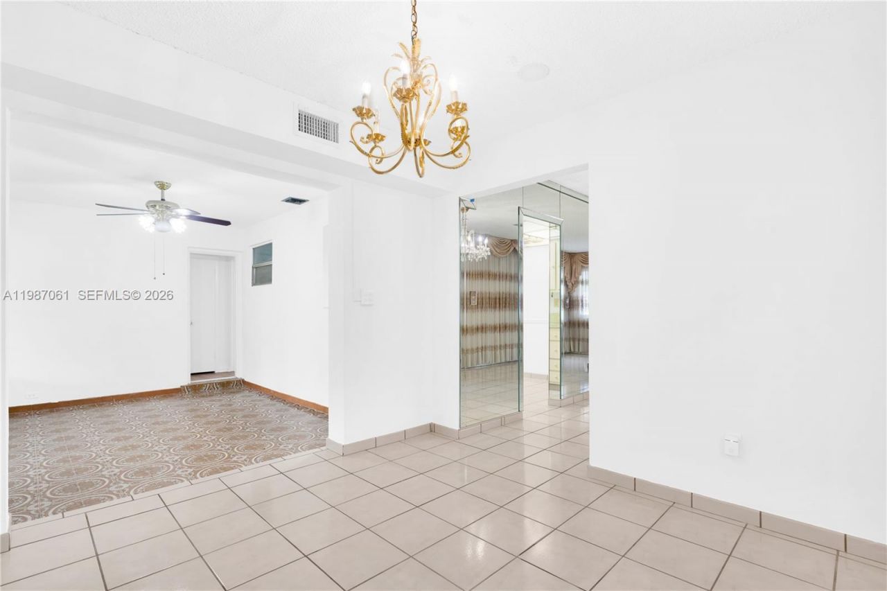 733 W 32 Street , Hialeah, FL 33012 Photo