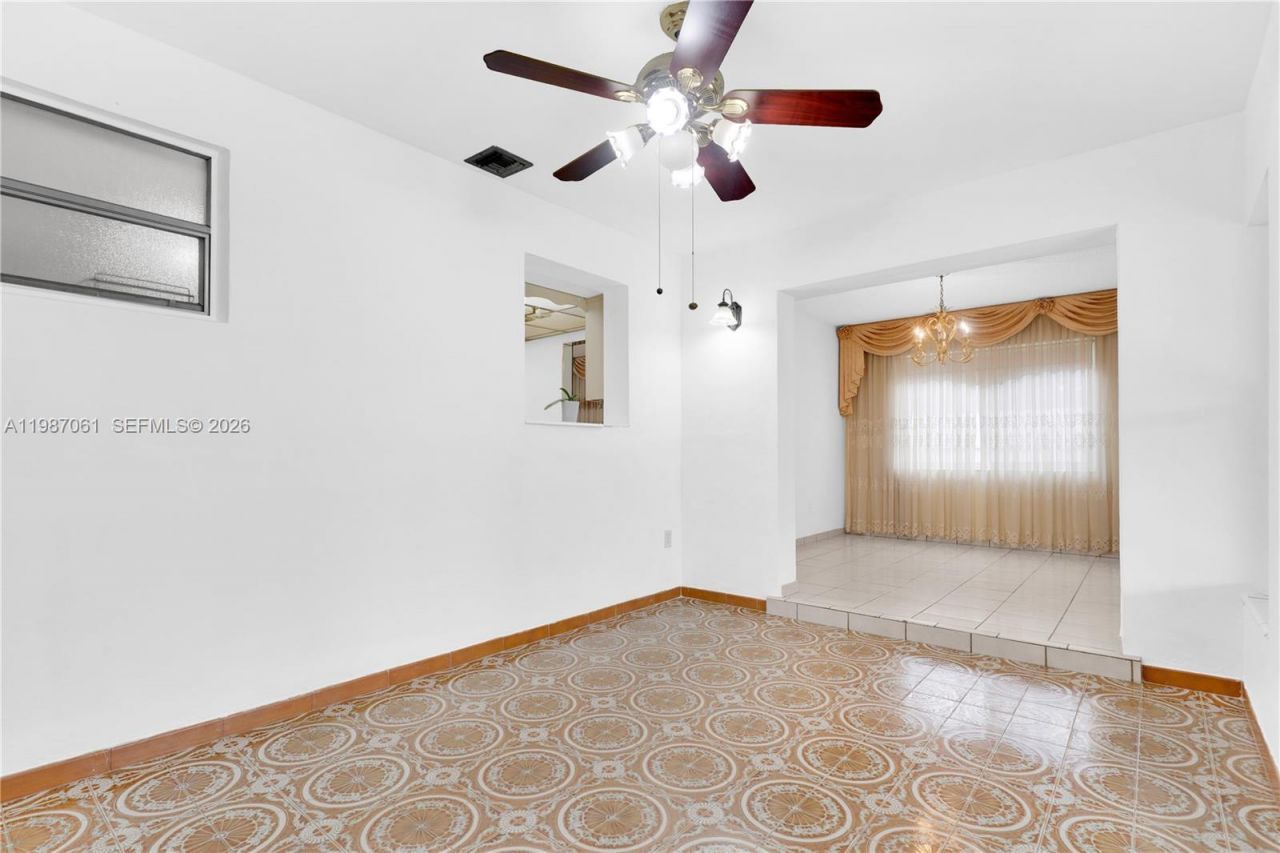 733 W 32 Street , Hialeah, FL 33012 Photo