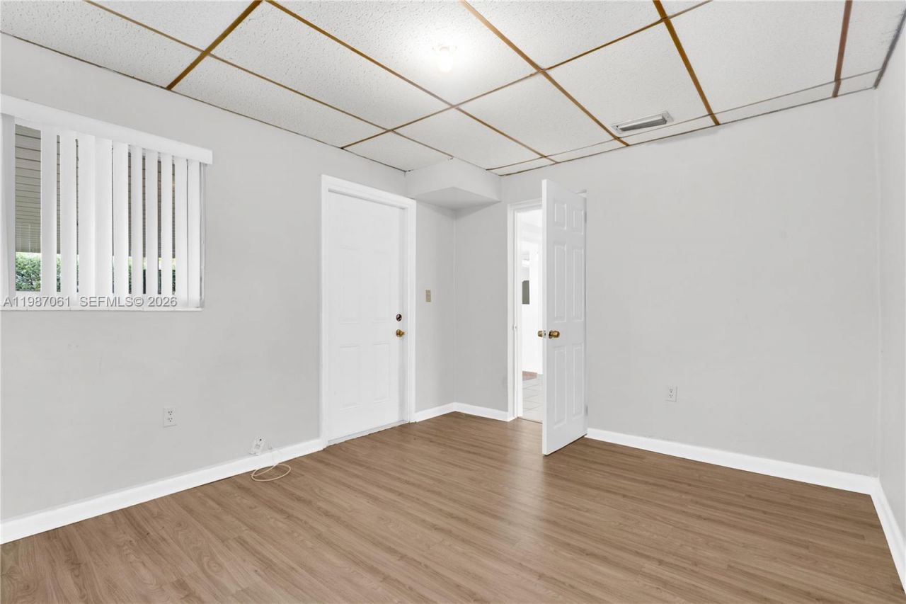 733 W 32 Street , Hialeah, FL 33012 Photo