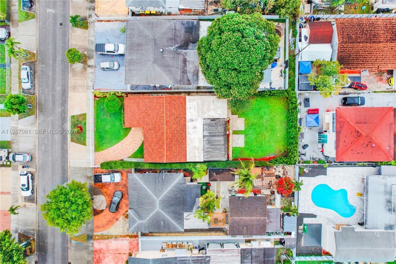 733 W 32 Street , Hialeah, FL 33012 Photo