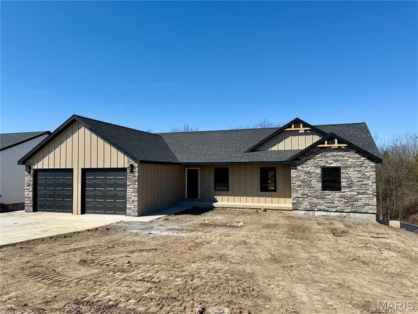 5722 Brady Rd , Hannibal, MO 63401