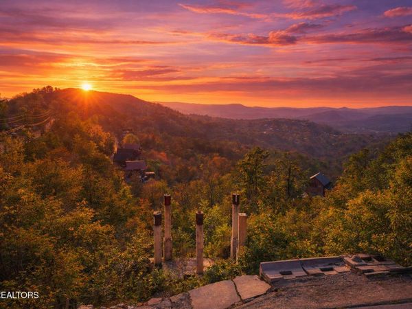 2297 Windy Lane, Sevierville, TN 37876