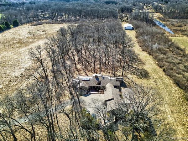 2551 Patterson Lake Road, Putnam Twp, MI 48169