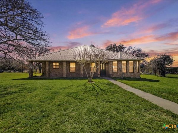 5680 CR 142 , Gatesville, TX 76528