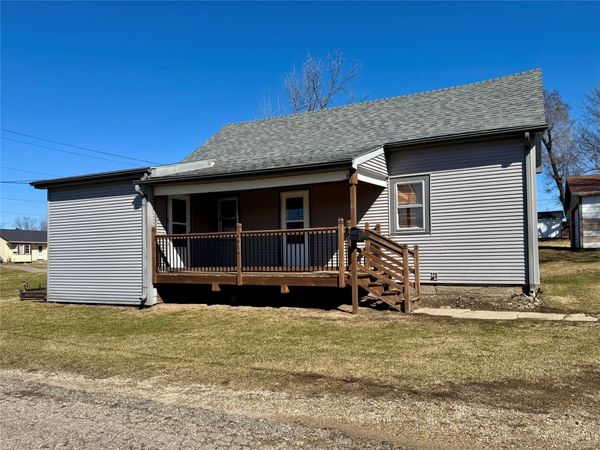 1914 Summit Street, Marshalltown, IA 50158