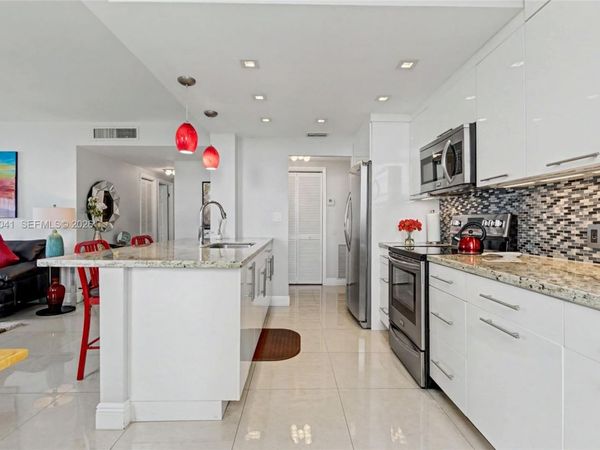 4330 Hillcrest Dr , Unit 619, Hollywood, FL 33021