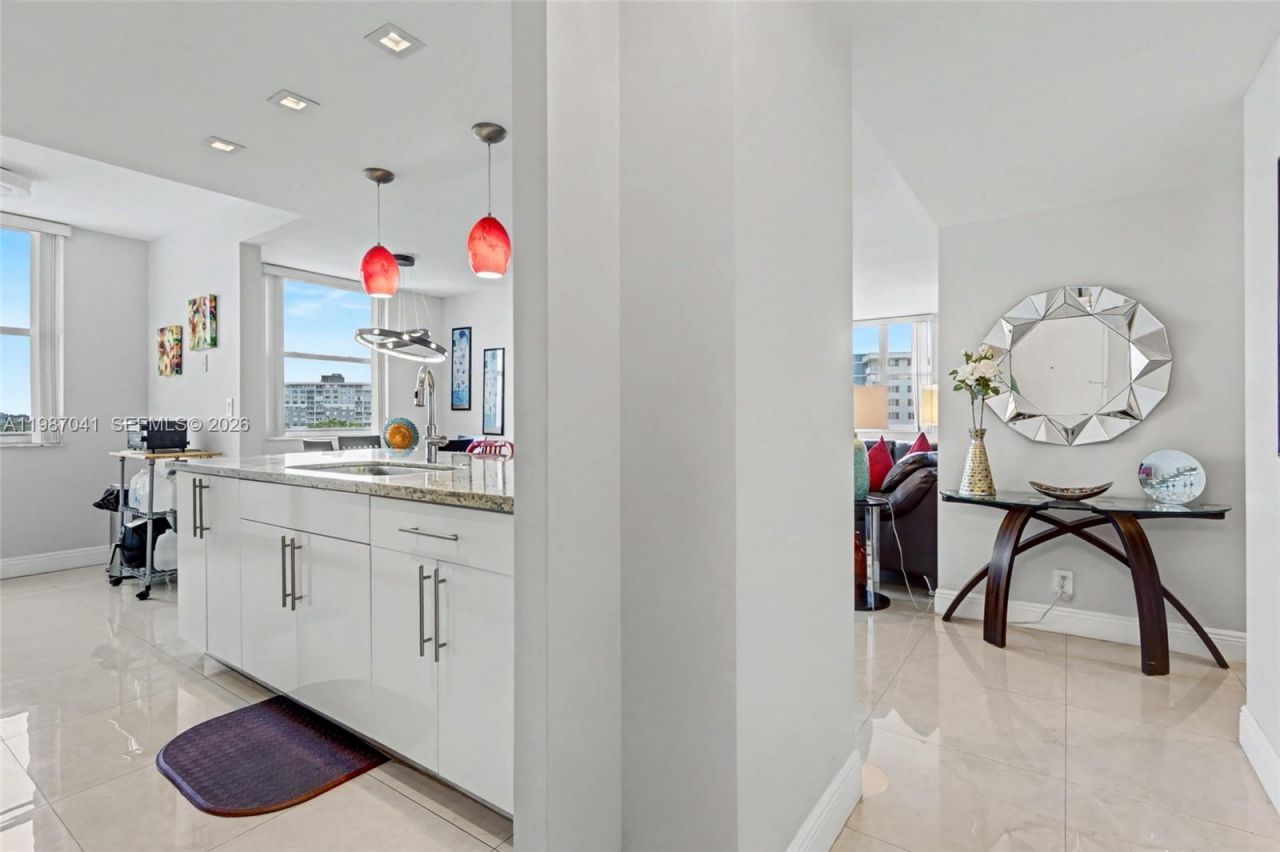 4330 Hillcrest Dr , Unit 619, Hollywood, FL 33021 Photo